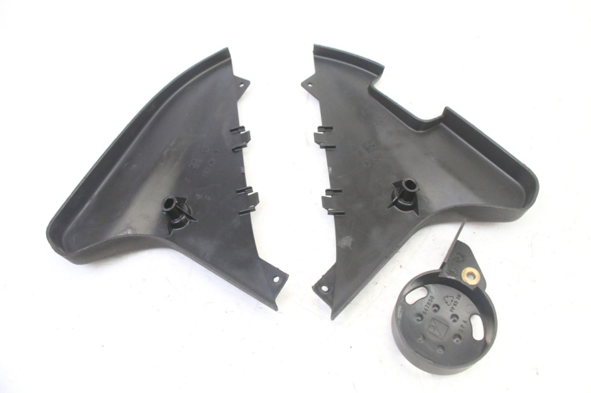 photo de CACHE CHASSIS LATERAL GILERA NEXUS 125 (2009 - 2013) - Vue d’ensemble