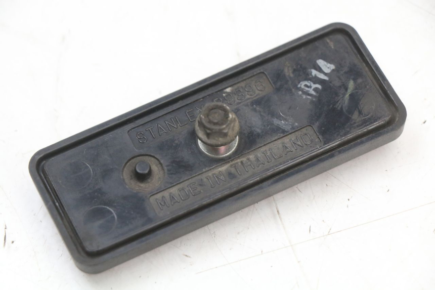 photo de CACHE CHASSIS LATERAL HONDA PCX (JF28) 125 (2009 - 2011) - Zoom état d’usage