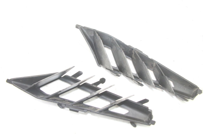 photo de CACHE CHASSIS LATERAL PEUGEOT SPEEDFIGHT 3 LC 2T 50 (2009 - 2015) - Autre angle de vue