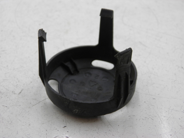 photo de CACHE CHASSIS LATERAL PIAGGIO ZIP 4T 50 (2001 - 2008) - Zoom état d’usage