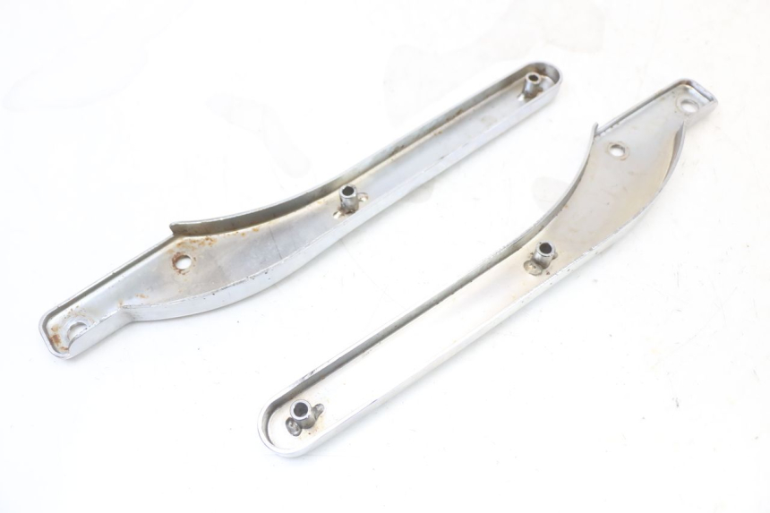 photo de CACHE CHASSIS LATERAL REGAL RAPTOR RAXTER 2 125 (2007 - 2015) - Gros plan technique