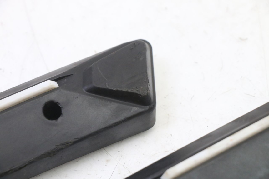 photo de CACHE CHASSIS LATERAL PUNK ELECTRIC RIDER 1 - Gros plan technique