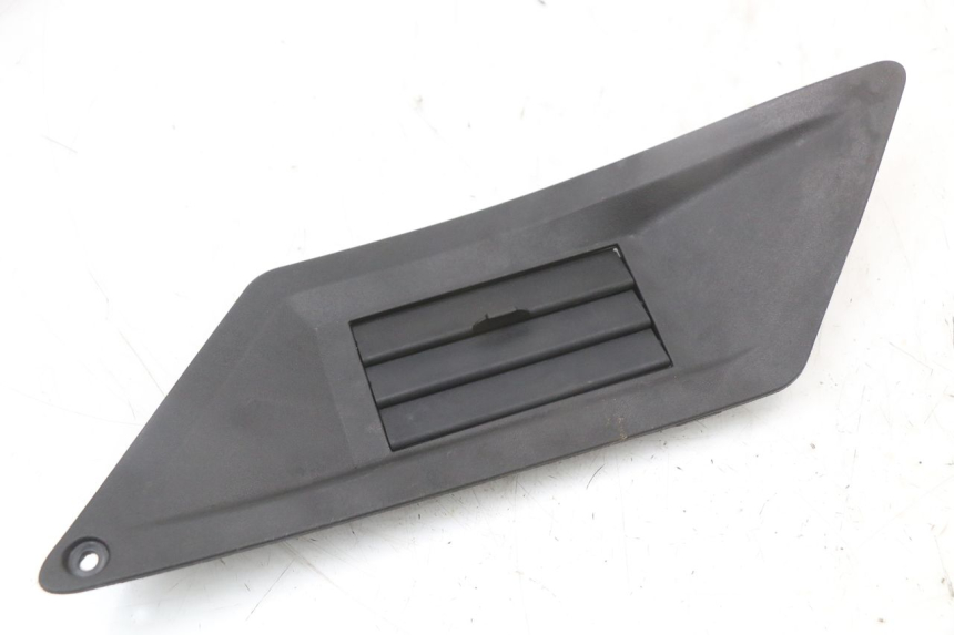 photo de CACHE CHASSIS LATERAL GILERA RUNNER SP 50 (2009 - 2017) - Zoom état d’usage