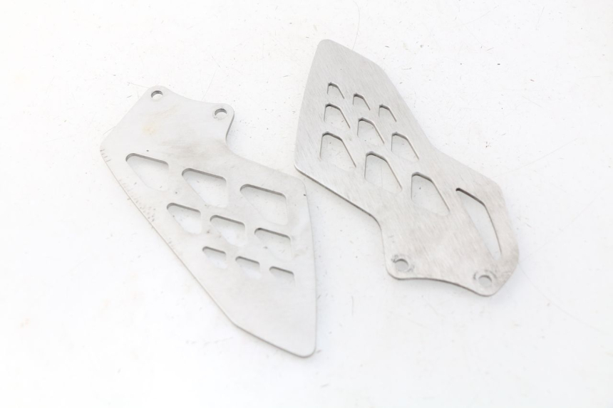 photo de CACHE CHASSIS LATERAL BMW S RR ABS S1000RR 1000 (2009 - 2011) - Zoom état d’usage