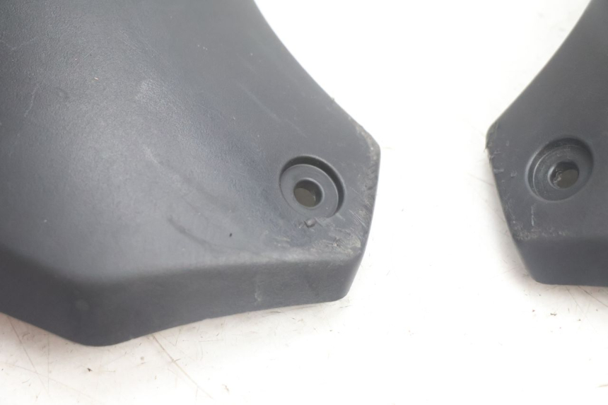 photo de CACHE CHASSIS LATERAL PEUGEOT STREETZONE NAKED 2T 50 (2014 - 2018) - Zoom état d’usage