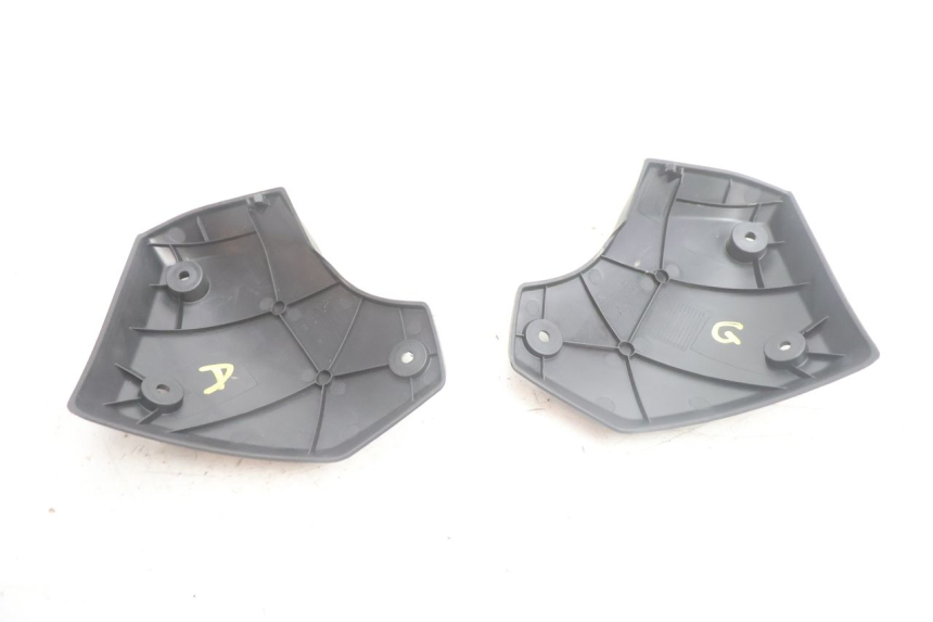 photo de CACHE CHASSIS LATERAL PEUGEOT STREETZONE NAKED 2T 50 (2014 - 2018) - Points de fixation