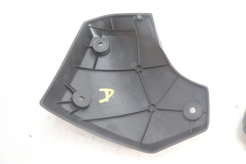 photo de CACHE CHASSIS LATERAL PEUGEOT STREETZONE NAKED 2T 50 (2014 - 2018) - État de surface