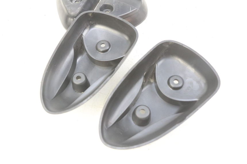 photo de CACHE CHASSIS LATERAL MBK STUNT NAKED 50 (2004 - 2018) - Gros plan technique