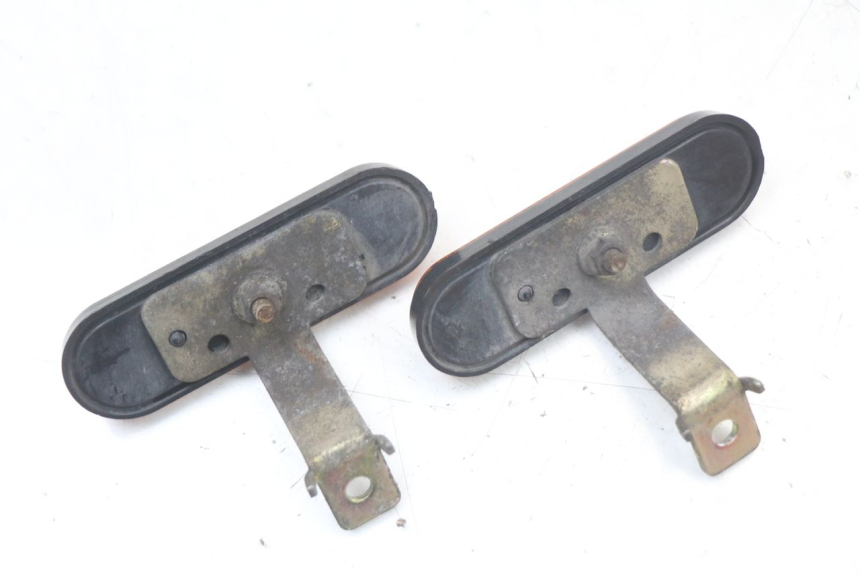 photo de CACHE CHASSIS LATERAL KYMCO SUPER 8 125 (2008 - 2015) - Gros plan technique