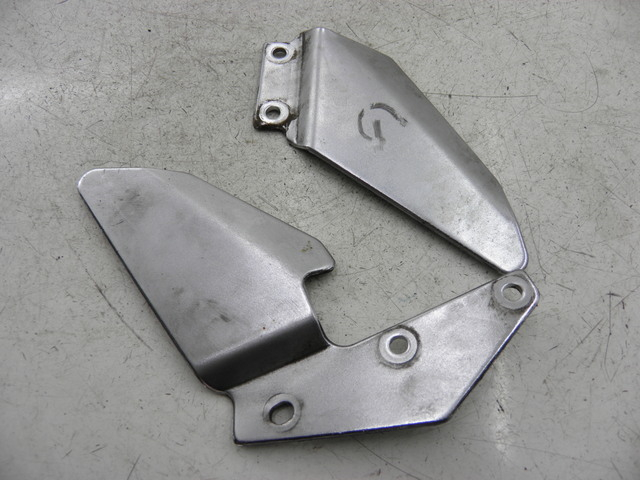 photo de CACHE CHASSIS LATERAL SUZUKI GS GSE 500 (2001 - 2003) - Vue principale