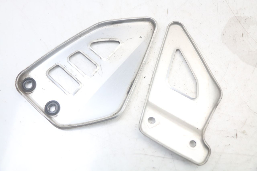 photo de CACHE CHASSIS LATERAL SUZUKI SV N 650 (1999 - 2002) - Détail de la pièce