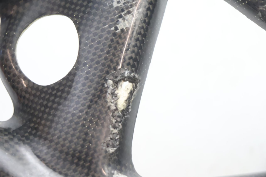 photo de CACHE CHASSIS LATERAL SUZUKI SV S 650 (2003 - 2009) - Inspection visuelle