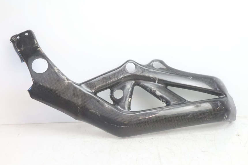 photo de CACHE CHASSIS LATERAL SUZUKI SV S 650 (2003 - 2009) - Points de fixation