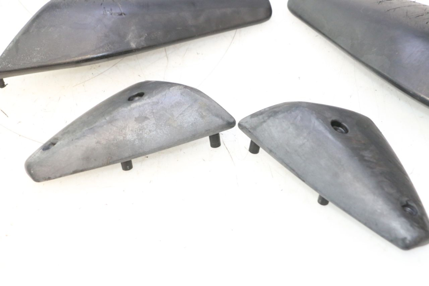photo de CACHE CHASSIS LATERAL PEUGEOT TREKKER 50 (1995 - 2004) - Vue d’ensemble