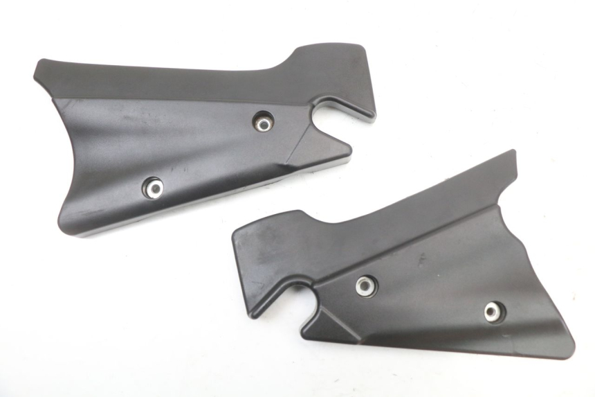 photo de CACHE CHASSIS LATERAL DAELIM VL DAYSTAR 125 (2000 - 2011) - Vue principale