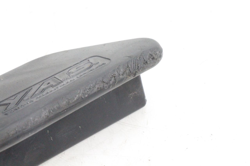 photo de CACHE CHASSIS LATERAL YAMAHA WAVE RUNNER GP R 1200 (2000 - 2003) - Points de fixation