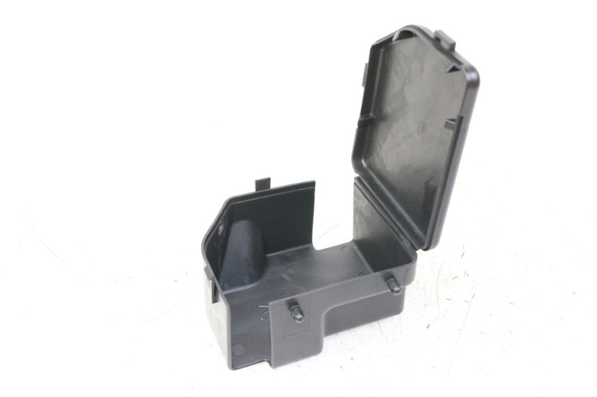 photo de CACHE CHASSIS LATERAL YAMAHA FZS FAZER 600 (2001 - 2003) - Vue principale