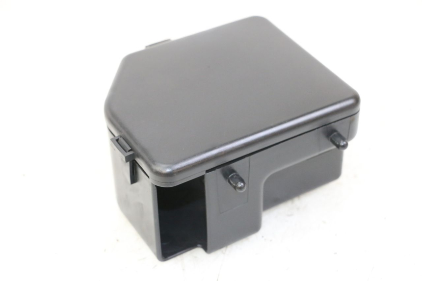 photo de CACHE CHASSIS LATERAL YAMAHA FZS FAZER 600 (2001 - 2003) - Détail de la pièce