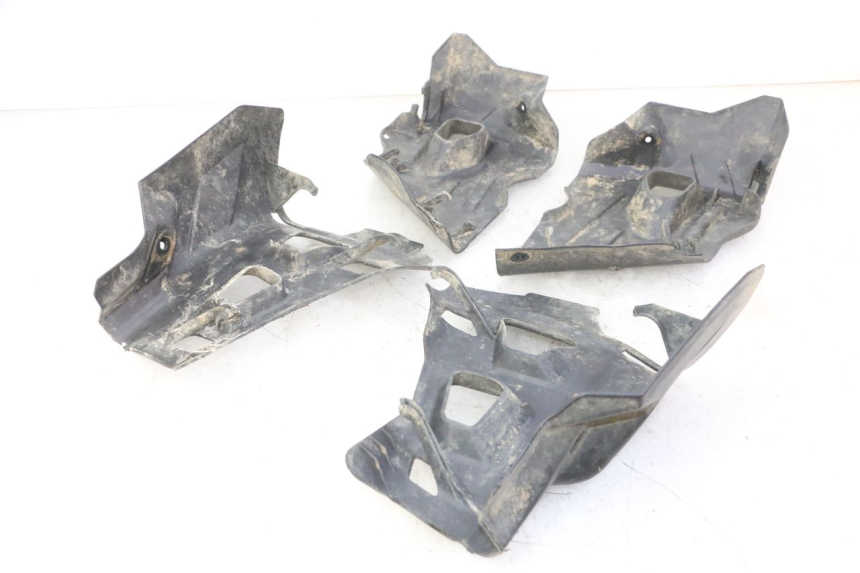 photo de CACHE CHASSIS LATERAL YAMAHA YFM GRIZZLY 550 (2008 - 2015) - Zoom composants