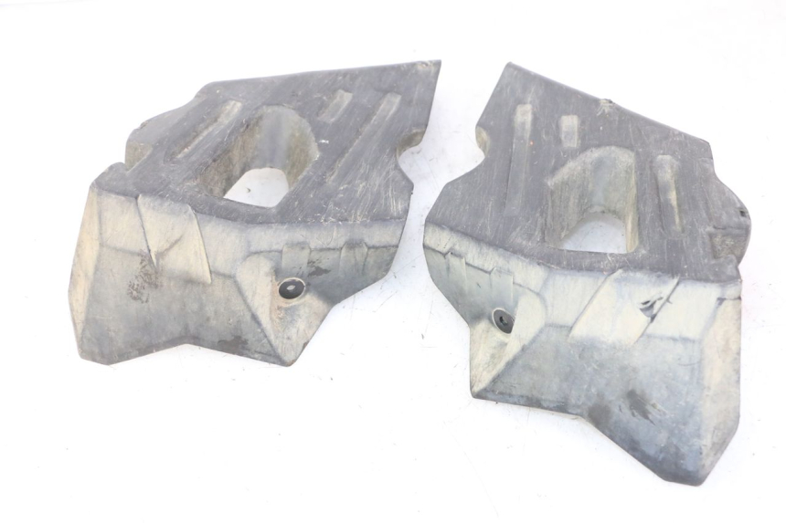 photo de CACHE CHASSIS LATERAL YAMAHA YFM GRIZZLY 550 (2008 - 2015) - Vue d’ensemble