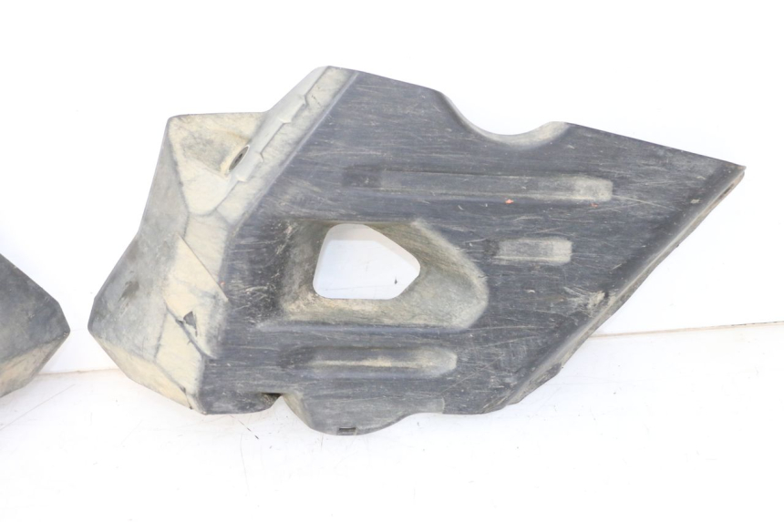 photo de CACHE CHASSIS LATERAL YAMAHA YFM GRIZZLY 550 (2008 - 2015) - Points de fixation