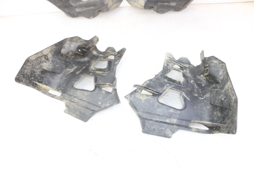 photo de CACHE CHASSIS LATERAL YAMAHA YFM GRIZZLY 550 (2008 - 2015) - Pièce contrôlée