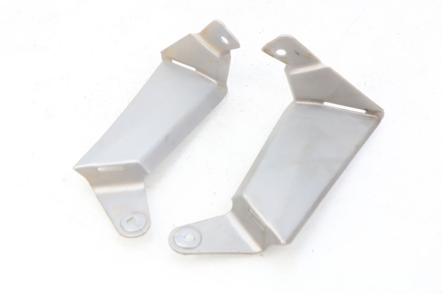 photo de CACHE CHASSIS LATERAL YAMAHA YFM R RAPTOR 90 (2017 - 2023) - Gros plan technique