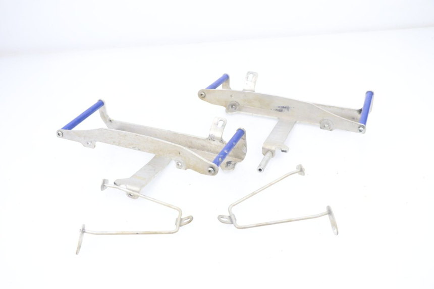 photo de CACHE CHASSIS LATERAL YAMAHA YZF YZ-F 450 (2006 - 2009) - Points de fixation