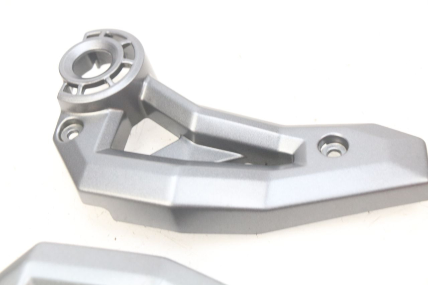 photo de CACHE CHASSIS LATERAL KAWASAKI Z 650 (2016 - 2019) - Zoom état d’usage