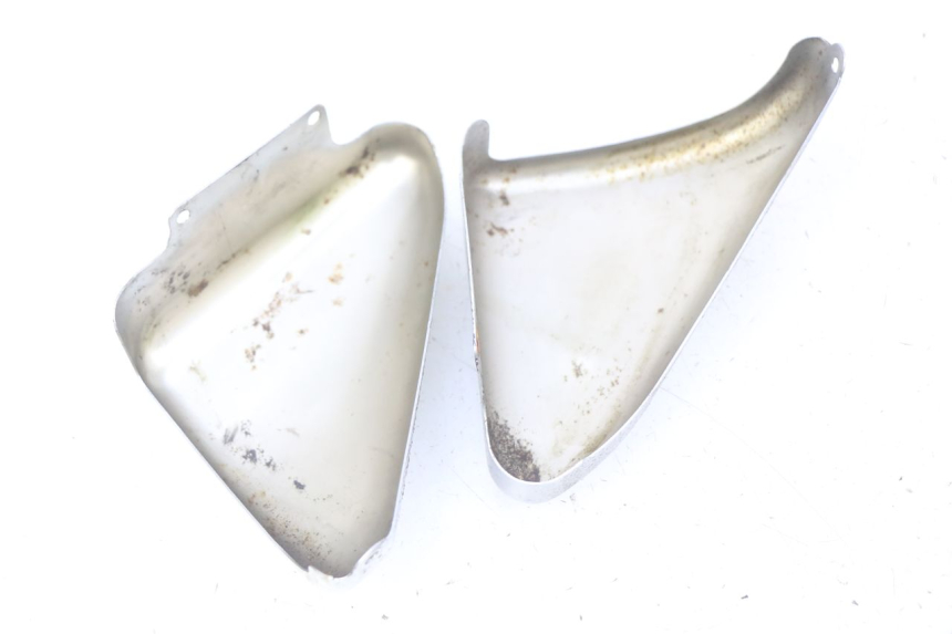 photo de CACHE CHASSIS LATERAL KAWASAKI ZEPHYR 1100 ( - 1995) - Zoom état d’usage