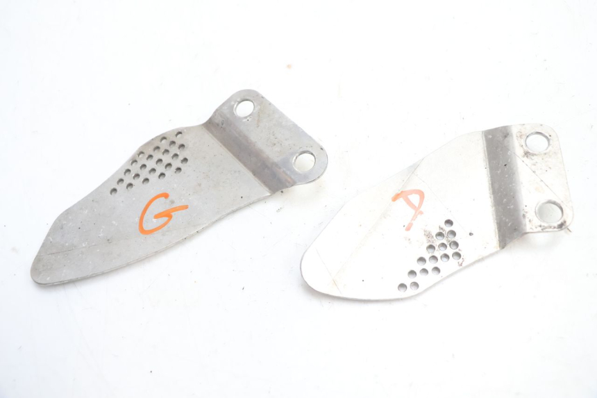 photo de CACHE CHASSIS LATERAL KAWASAKI ZX-6R ZX6R 600 (2000 - 2002) - Gros plan technique
