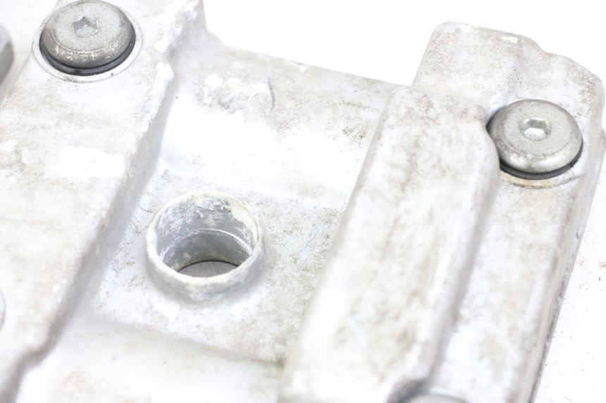 photo de Valve cover HYOSUNG GV AQUILA 125 (2000 - 2009) - Autre angle de vue