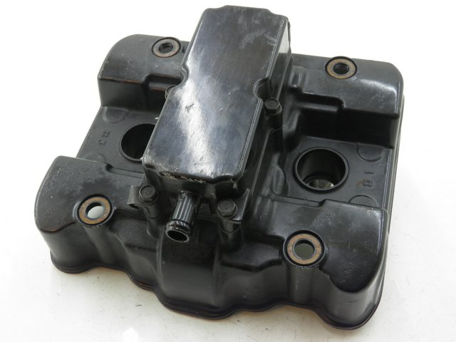 photo de CACHE CULBUTEUR ARRIERE HONDA VFR 750 (1990 - 1993) - Vue principale