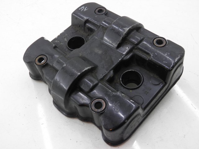 photo de CACHE CULBUTEUR AVANT HONDA VFR 750 (1990 - 1993) - Détail de la pièce