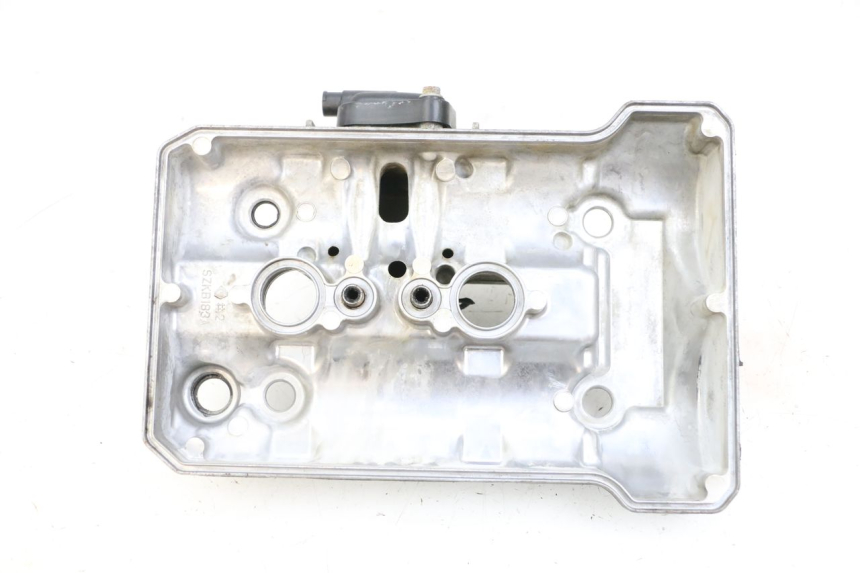 photo de CACHE CULBUTEUR SUZUKI BURGMAN EXECUTIVE ABS 650 (2006 - 2012) - Détail de la pièce