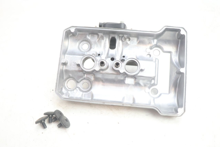 photo de CACHE CULBUTEUR SUZUKI BURGMAN EXECUTIVE ABS 650 (2006 - 2012) - Zoom état d’usage