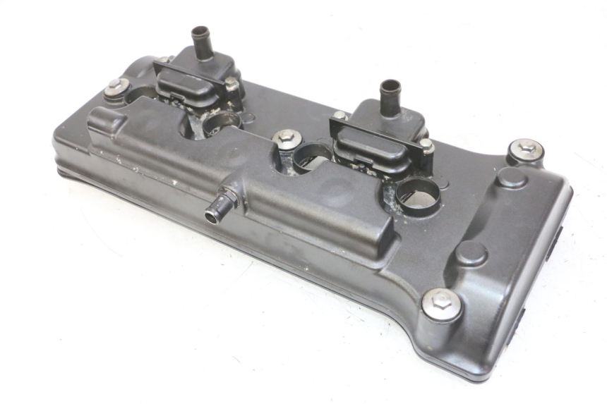 photo de CACHE CULBUTEUR HONDA CB R 1000 (2018 - 2023) - Gros plan technique