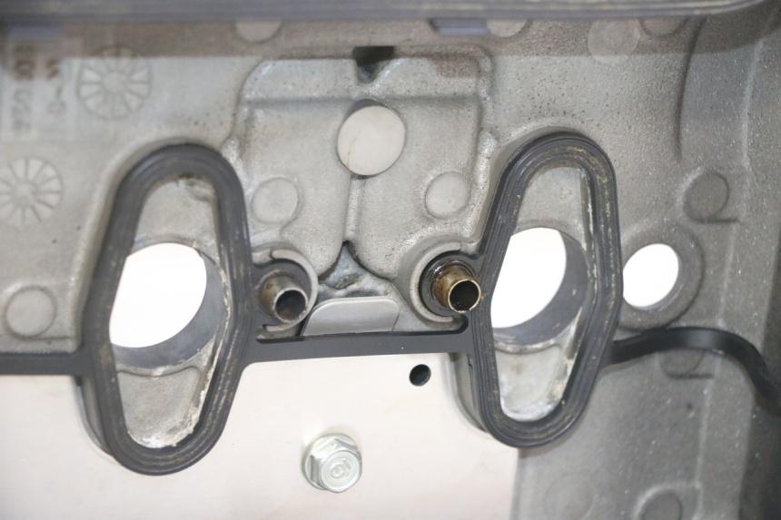 photo de CACHE CULBUTEUR HONDA CB R 1000 (2018 - 2023) - Pièce contrôlée