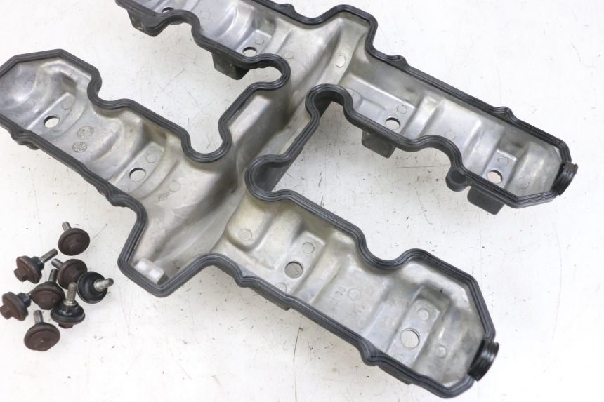 photo de CACHE CULBUTEUR YAMAHA FJ 3CX 1200 (1986 - 1996) - Autre angle de vue