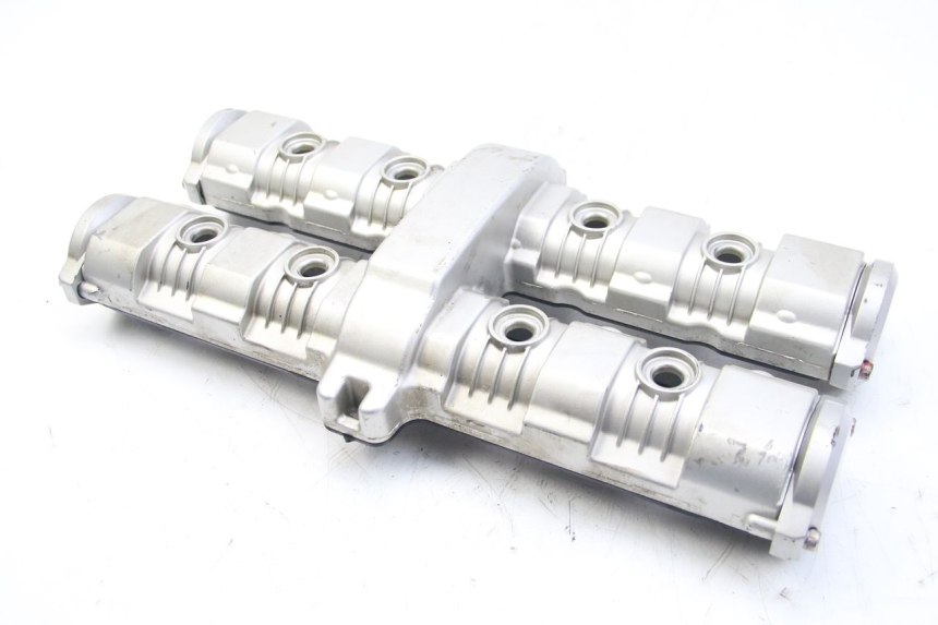 photo de CACHE CULBUTEUR YAMAHA FZS FAZER 600 (2001 - 2003) - État de surface