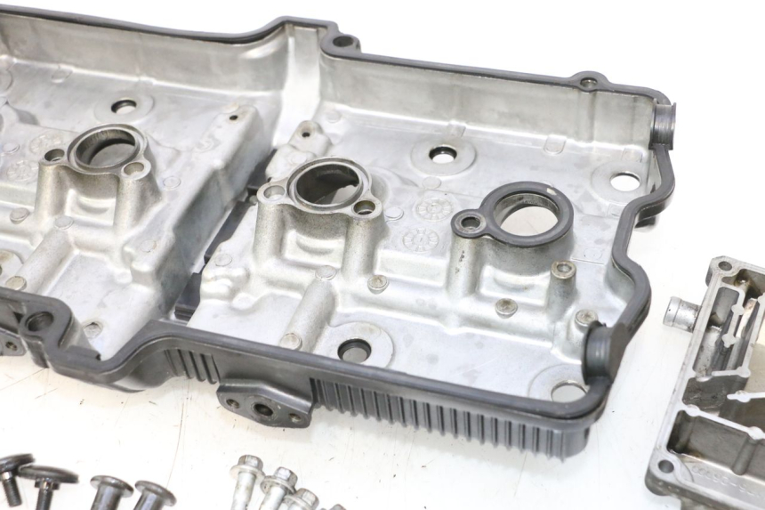 photo de CACHE CULBUTEUR SUZUKI GSF N BANDIT 1200 (2001 - 2005) - Gros plan technique