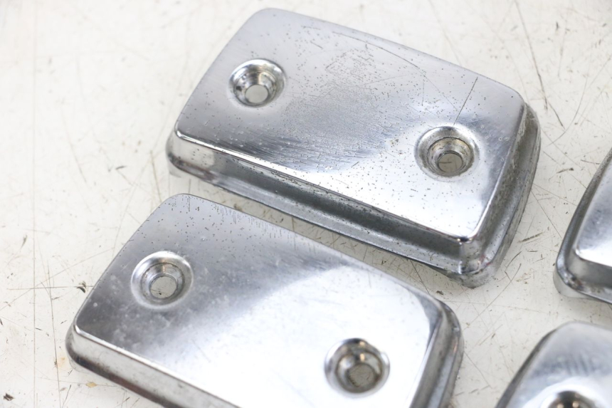 photo de CACHE CULBUTEUR SUZUKI GSX E 250 (1982 - 1983) - Autre angle de vue