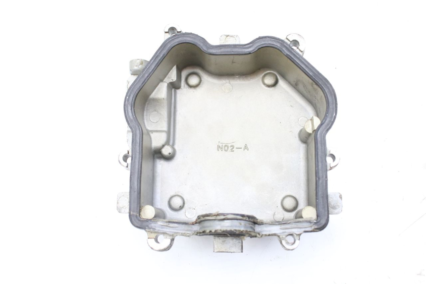 photo de CACHE CULBUTEUR SYM HUSKY 125 (1999 - 2005) - Gros plan technique