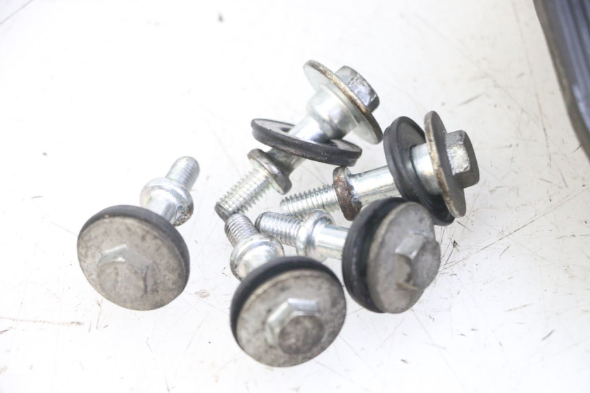 photo de CACHE CULBUTEUR PIAGGIO MP3 LT 300 (2010 - 2016) - Détail de la pièce