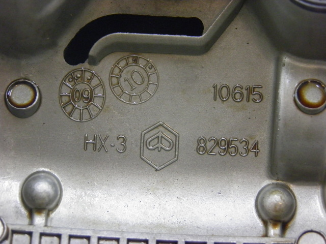 photo de CACHE CULBUTEUR PIAGGIO XEVO - X EVO 125 (2010 - 2015) - Détail de la pièce