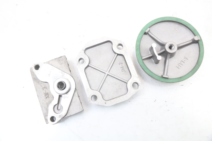 photo de CACHE CULBUTEUR APOLLO RFZ 140 - Gros plan technique