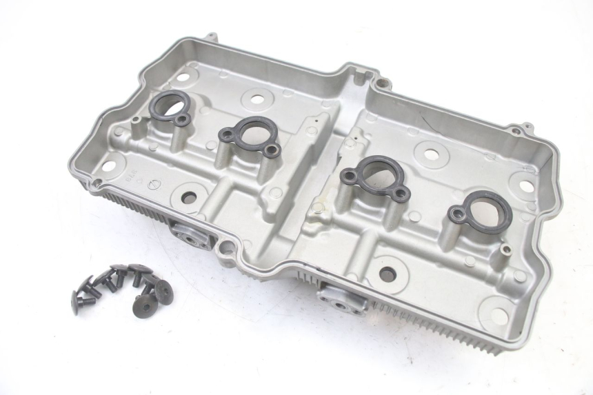 photo de CACHE CULBUTEUR SUZUKI GSF S BANDIT 600 (2000 - 2004) - Gros plan technique