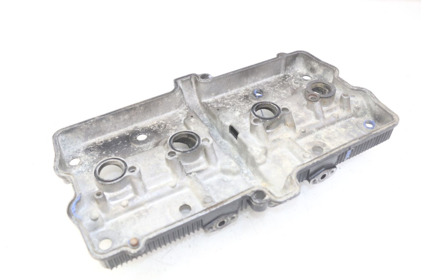 photo de CACHE CULBUTEUR SUZUKI GSX F GSXF 750 (1988 - 1998) - Gros plan technique