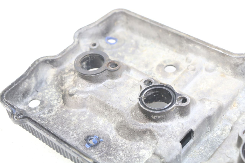 photo de CACHE CULBUTEUR SUZUKI GSX F GSXF 750 (1988 - 1998) - Points de fixation