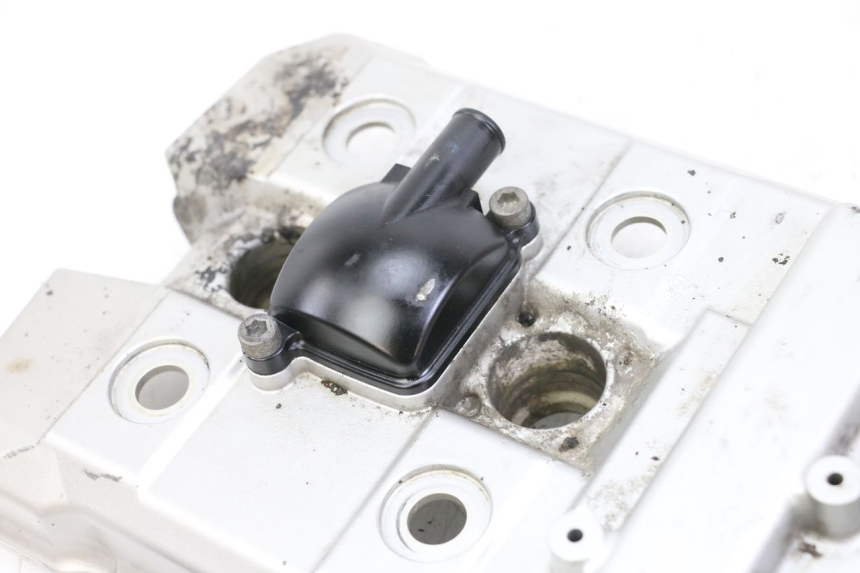 photo de CACHE CULBUTEUR SUZUKI GSX F GSXF 650 (2007 - 2015) - Autre angle de vue